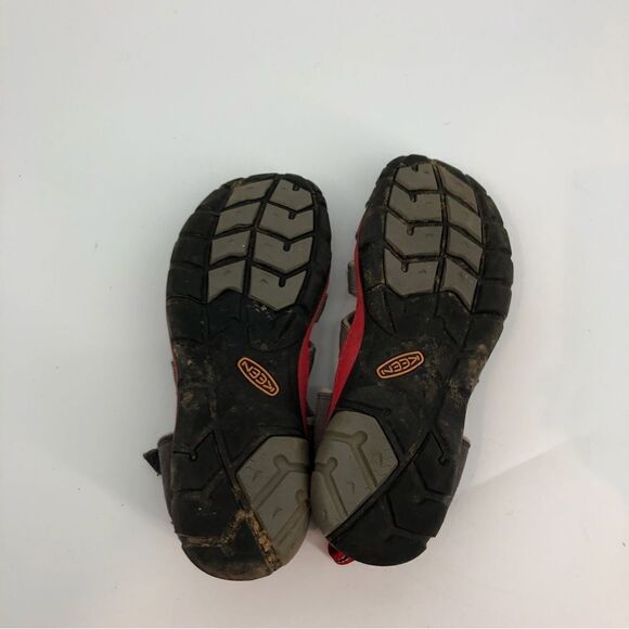 KEEN Kids Seacamp II Sandal in Magnet Racing Red Size 6 - Picture 10 of 10